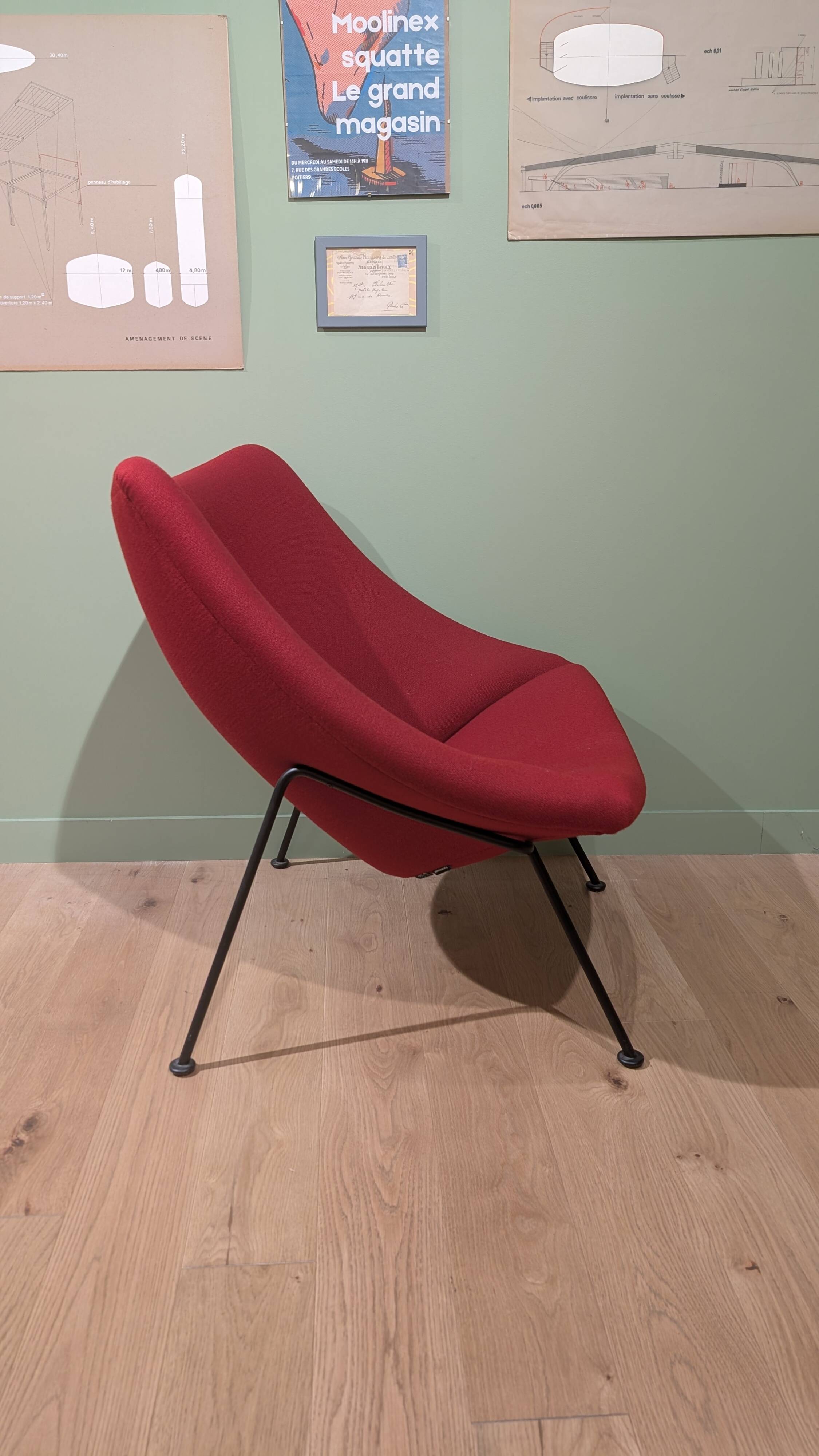 Red Oyster armchair - Pierre Paulin - Ligne Roset