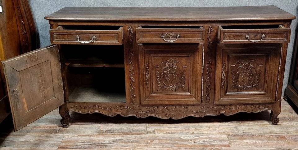 Important Louis XV period sideboard in carved solid oak