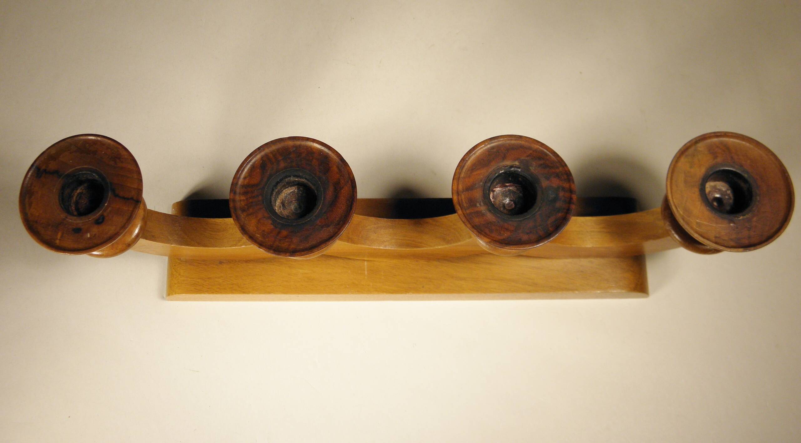 Chandelier en bois, artisanat vintage