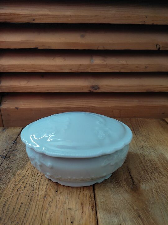 empty sugar bag in white porcelain pearl vintage antique pearl