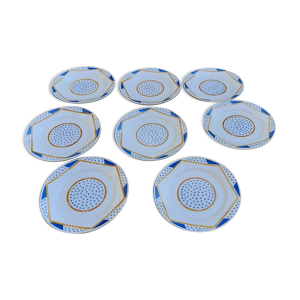 8 assiettes plates modèle - art