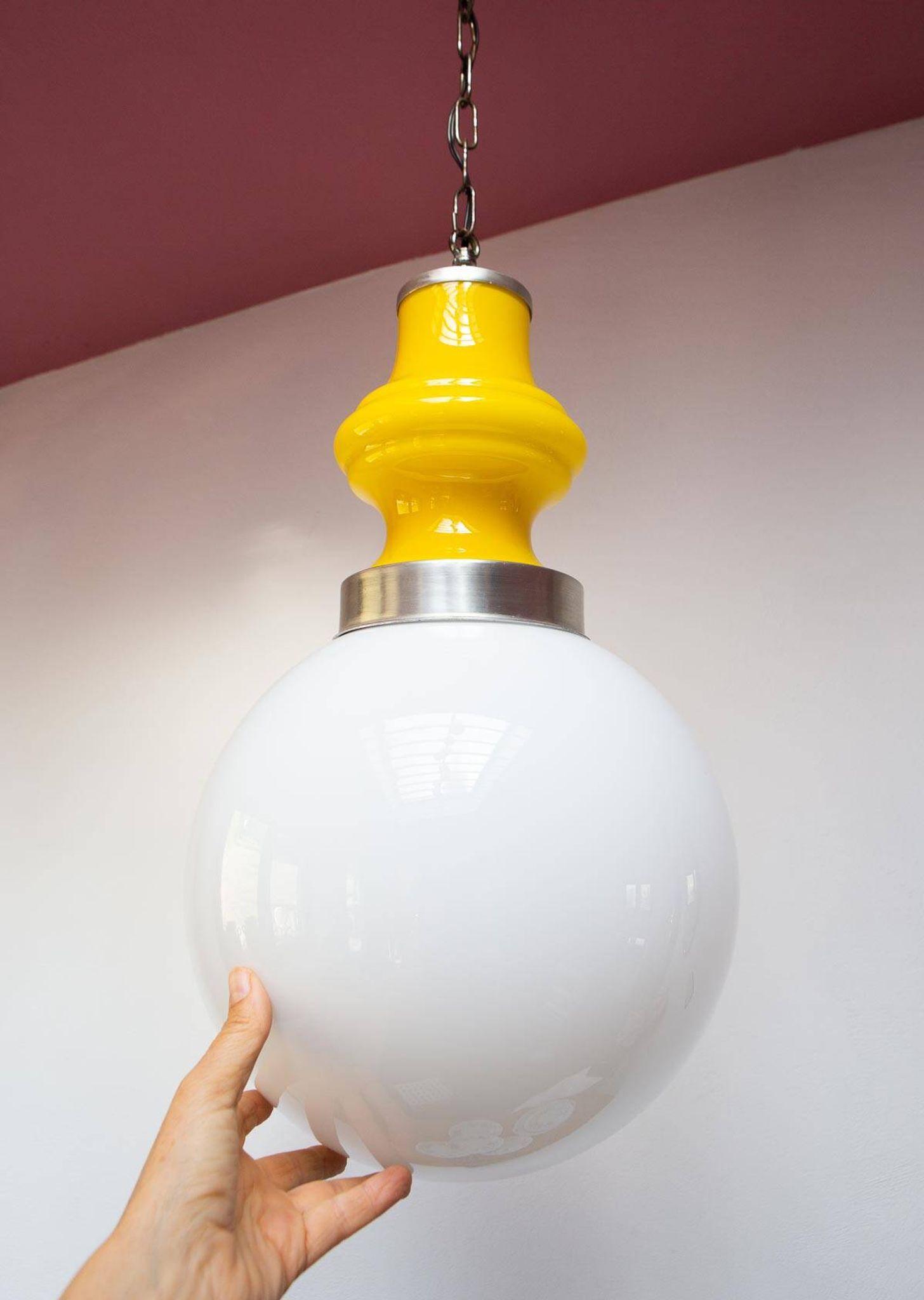 1960s suspension in white and yellow opaline (30 cm)