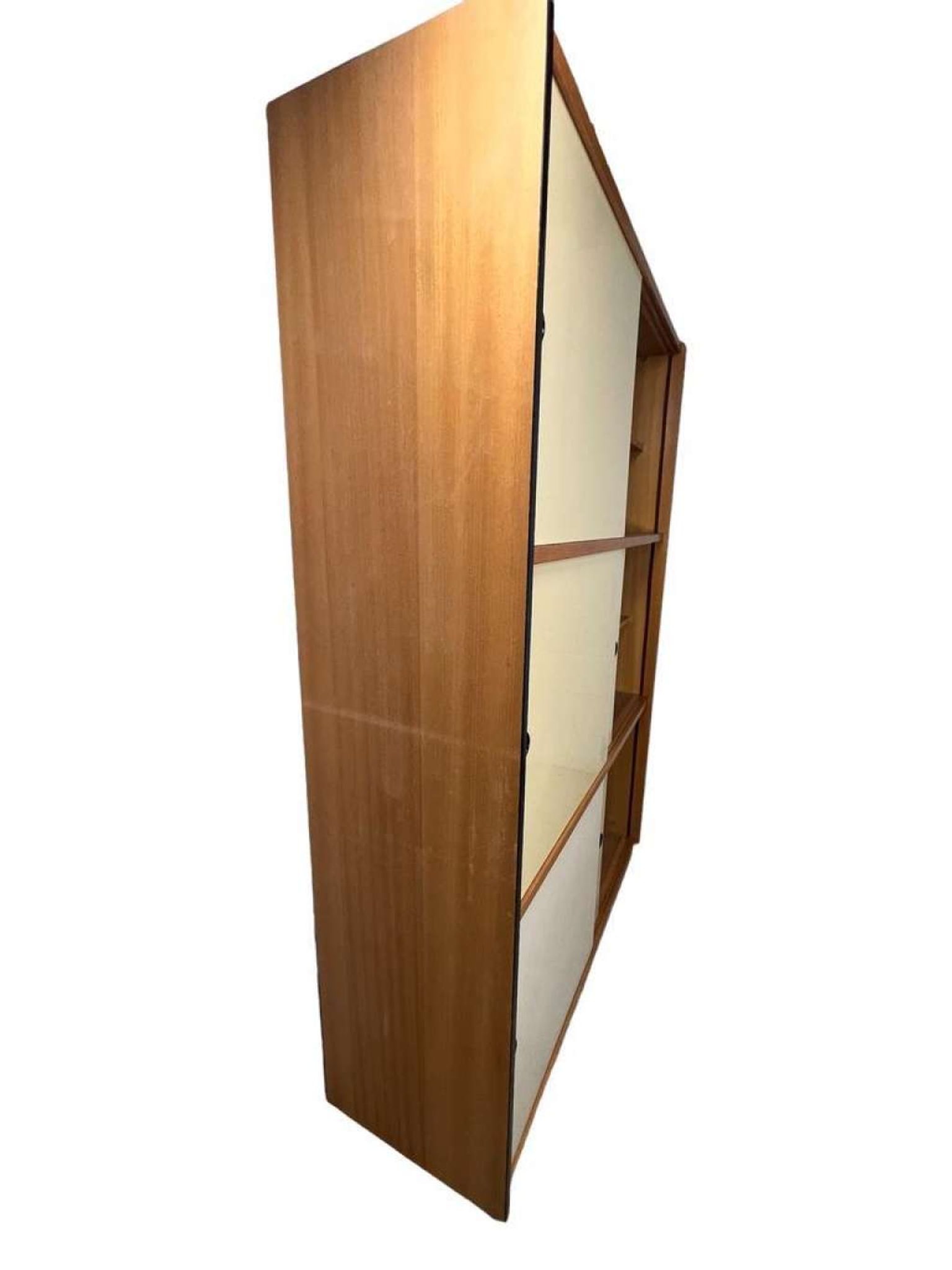 Vintage cabinet with sliding doors kewlox