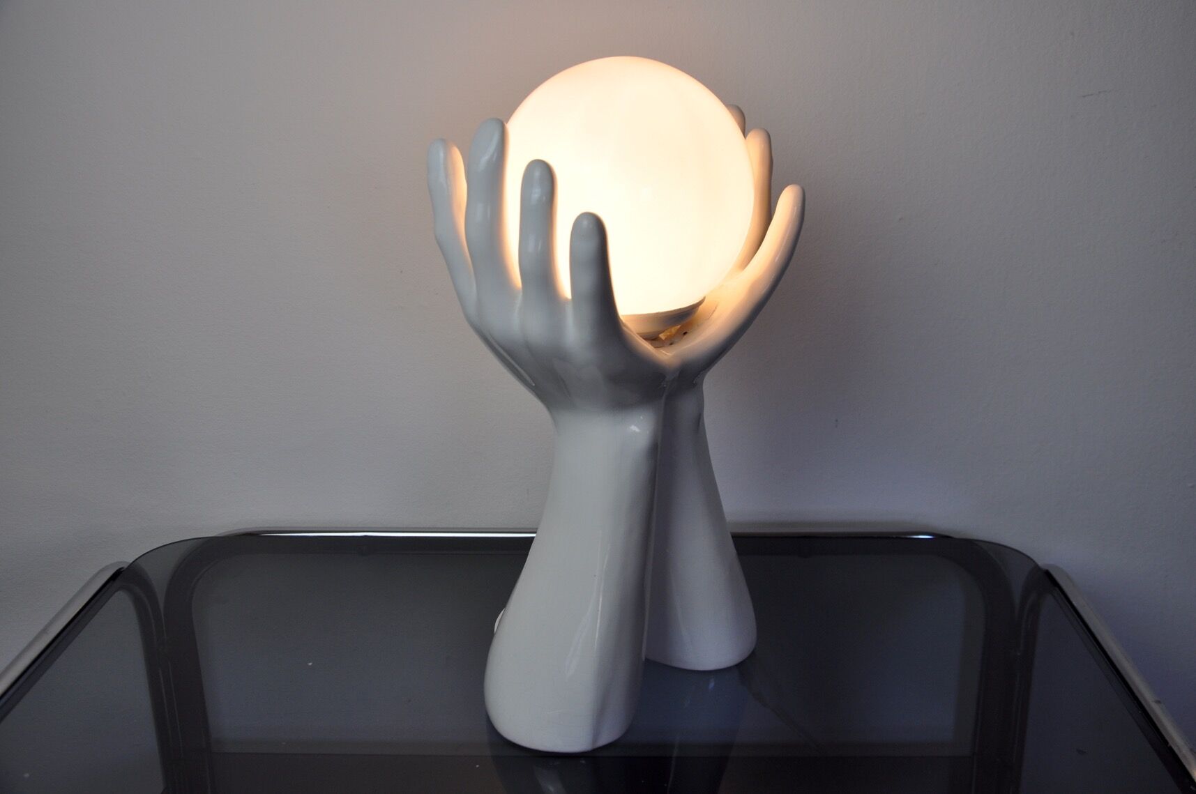 White ceramic "Hands" lamp France 1980