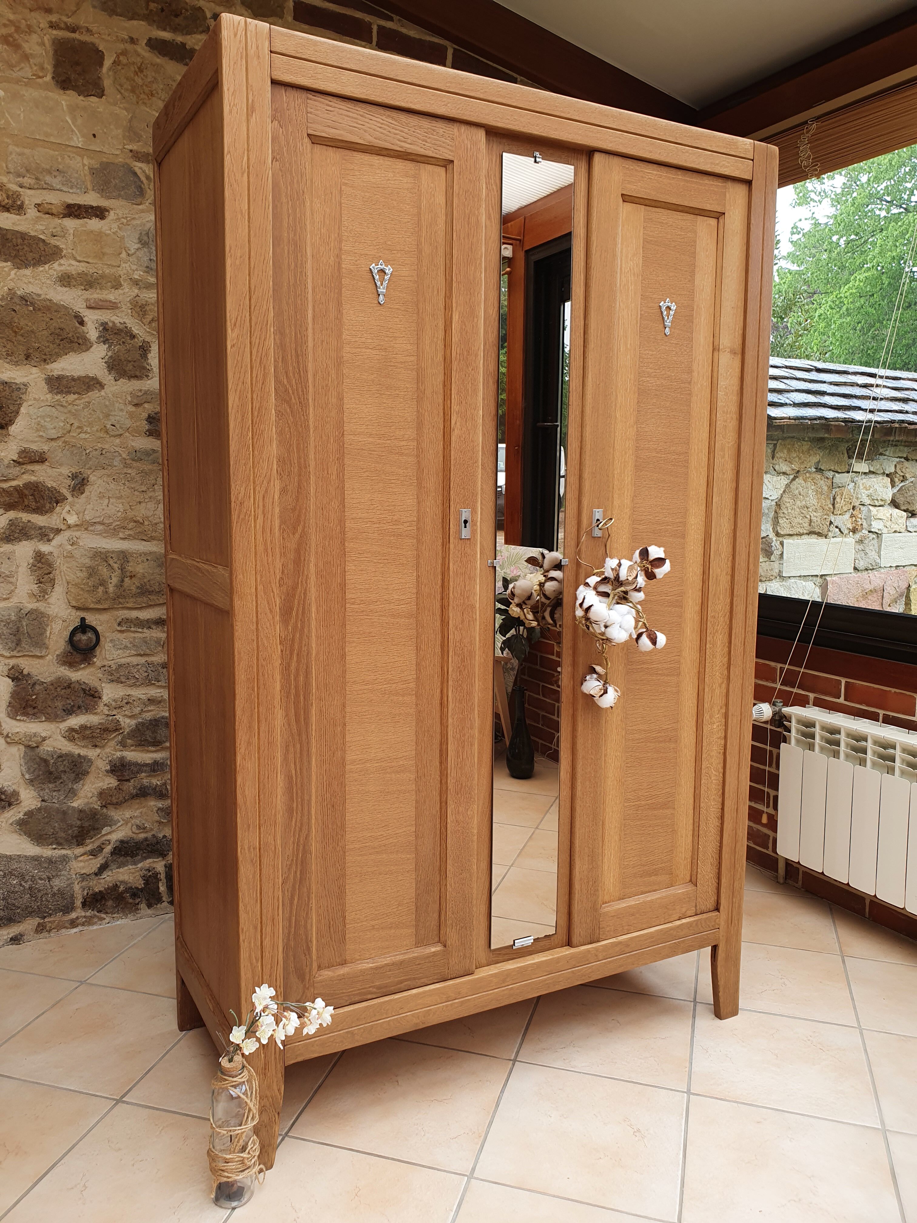 Armoire parisienne