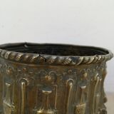 Repulsed brass planter