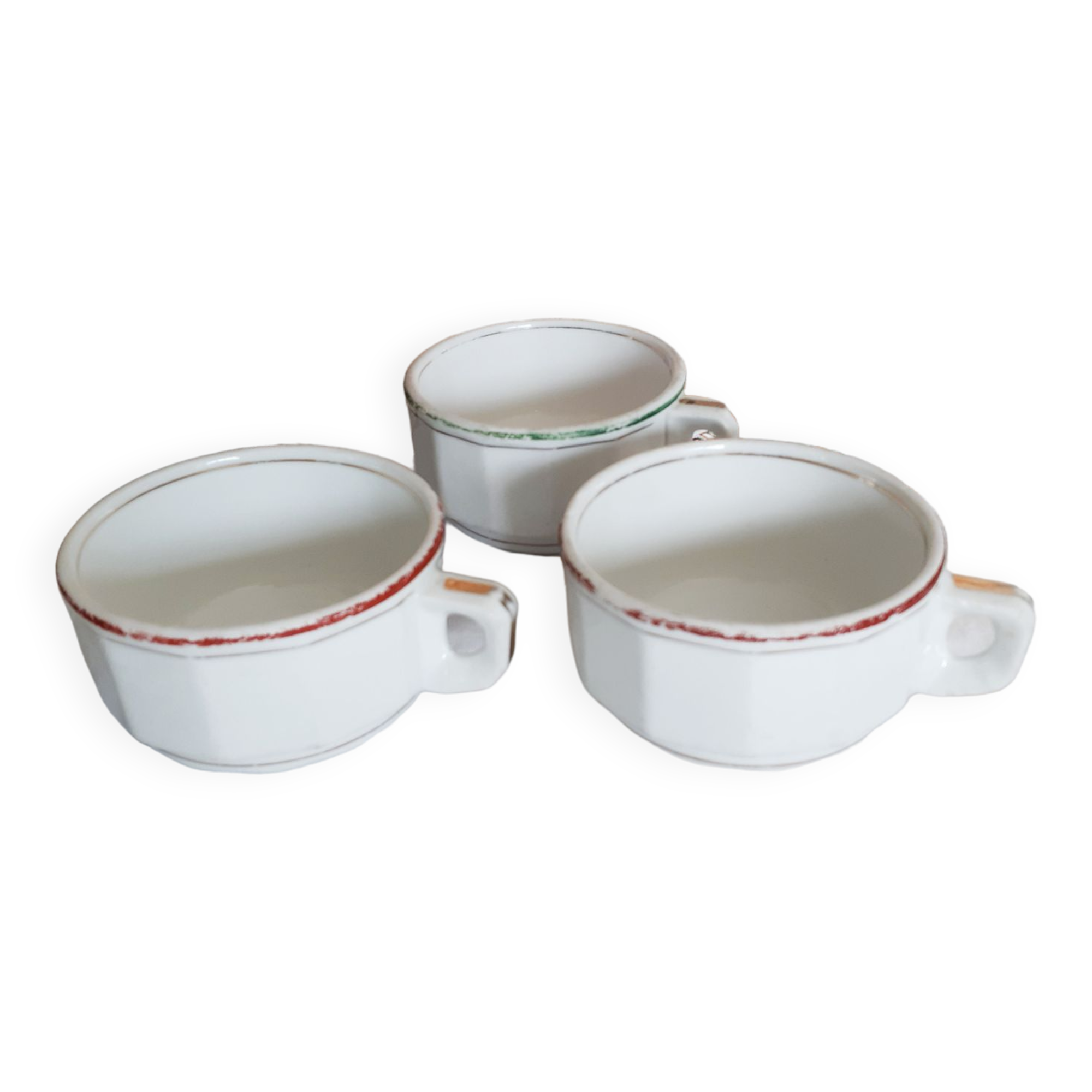 White and gold bistro chocolate cups