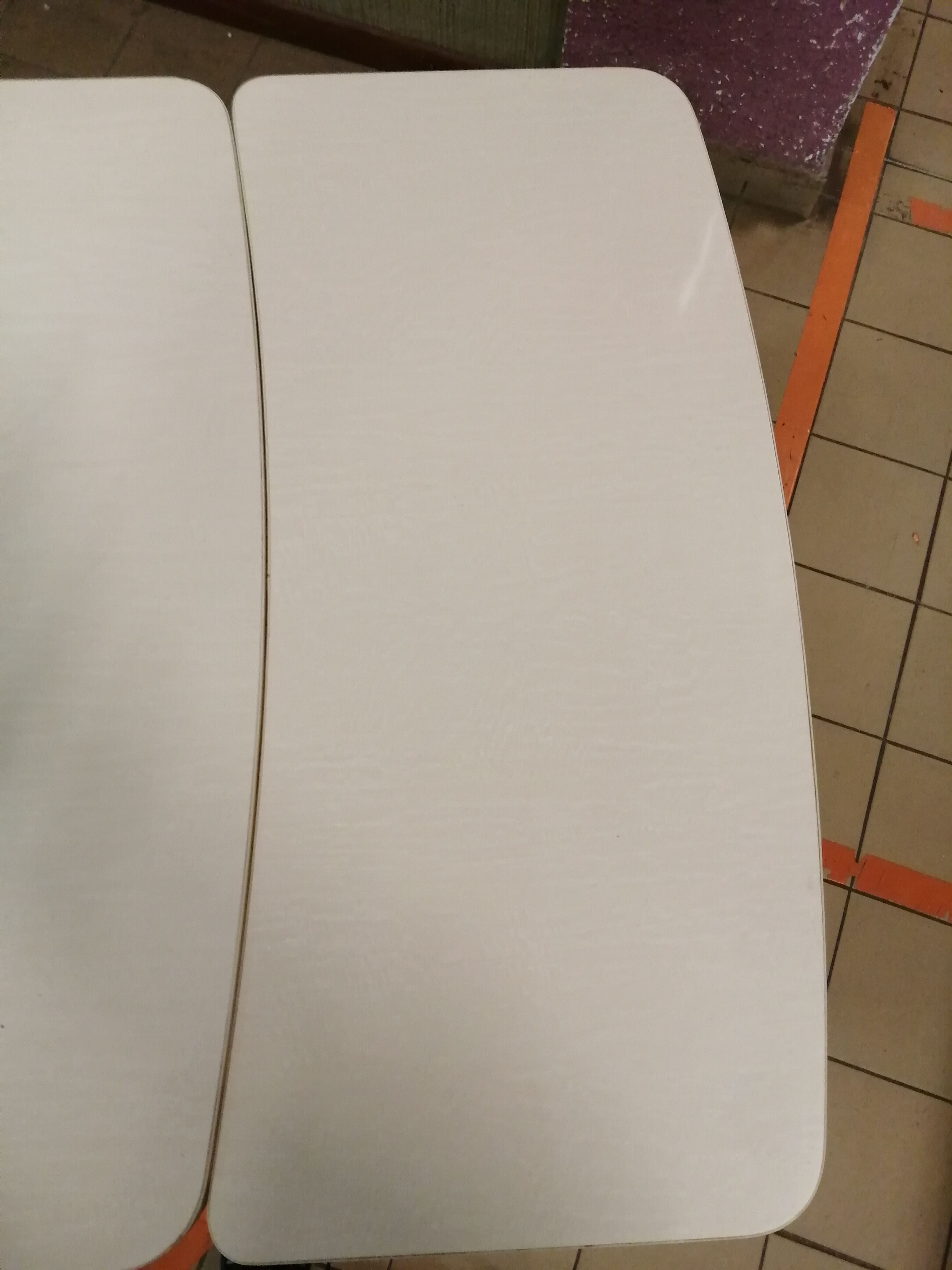 Vanilla formica table - Vintage