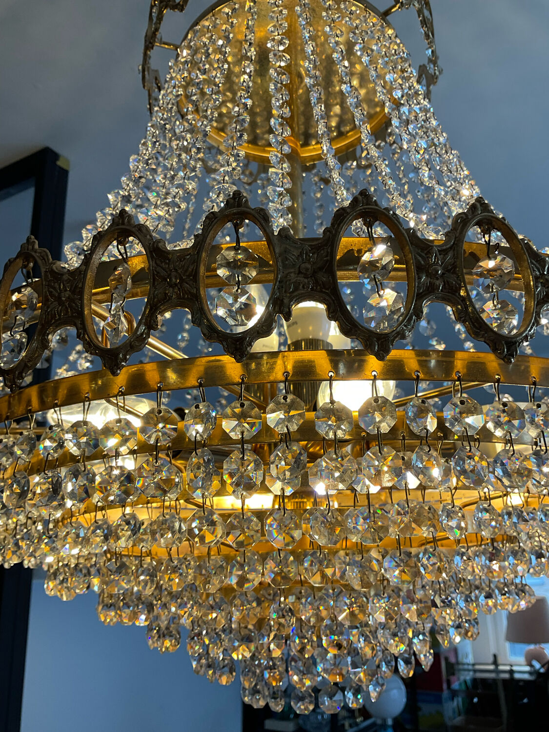 Lustre cascade en bronze et pampilles de cristal