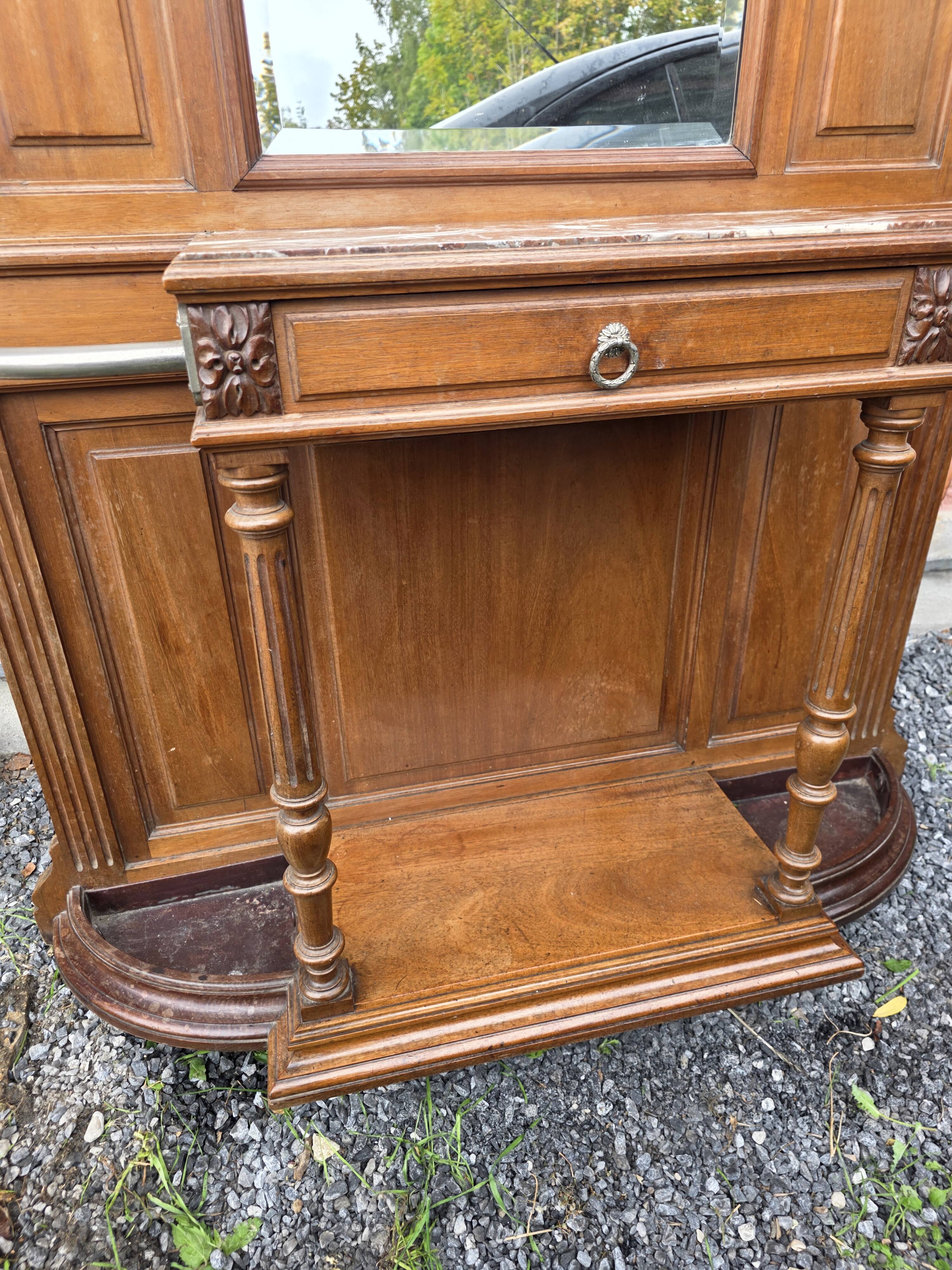 Vestiaire porte manteau en noyer fin XIXe