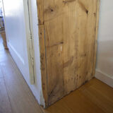 White and wood bonnet