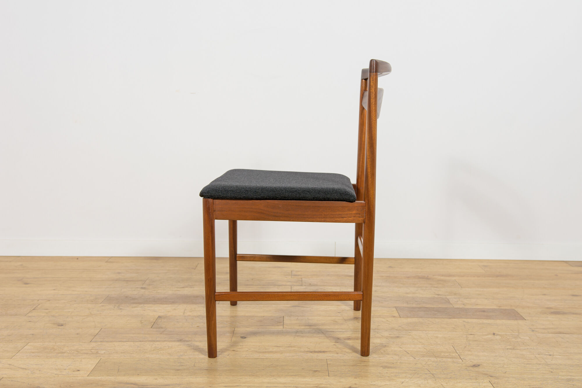 Mid-Century Model 9513 Dining Chairs by Tom Robertson for A.H. McIntosh & Co., United Kingdom, 1970s, Set of 8
