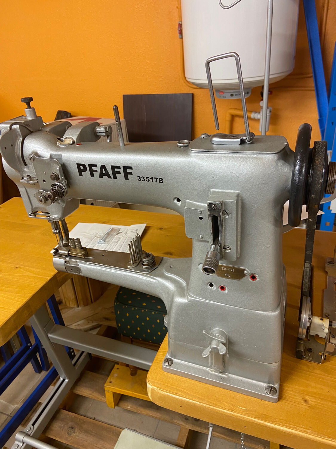 Duck pitcher Saint-Clement Barbotine