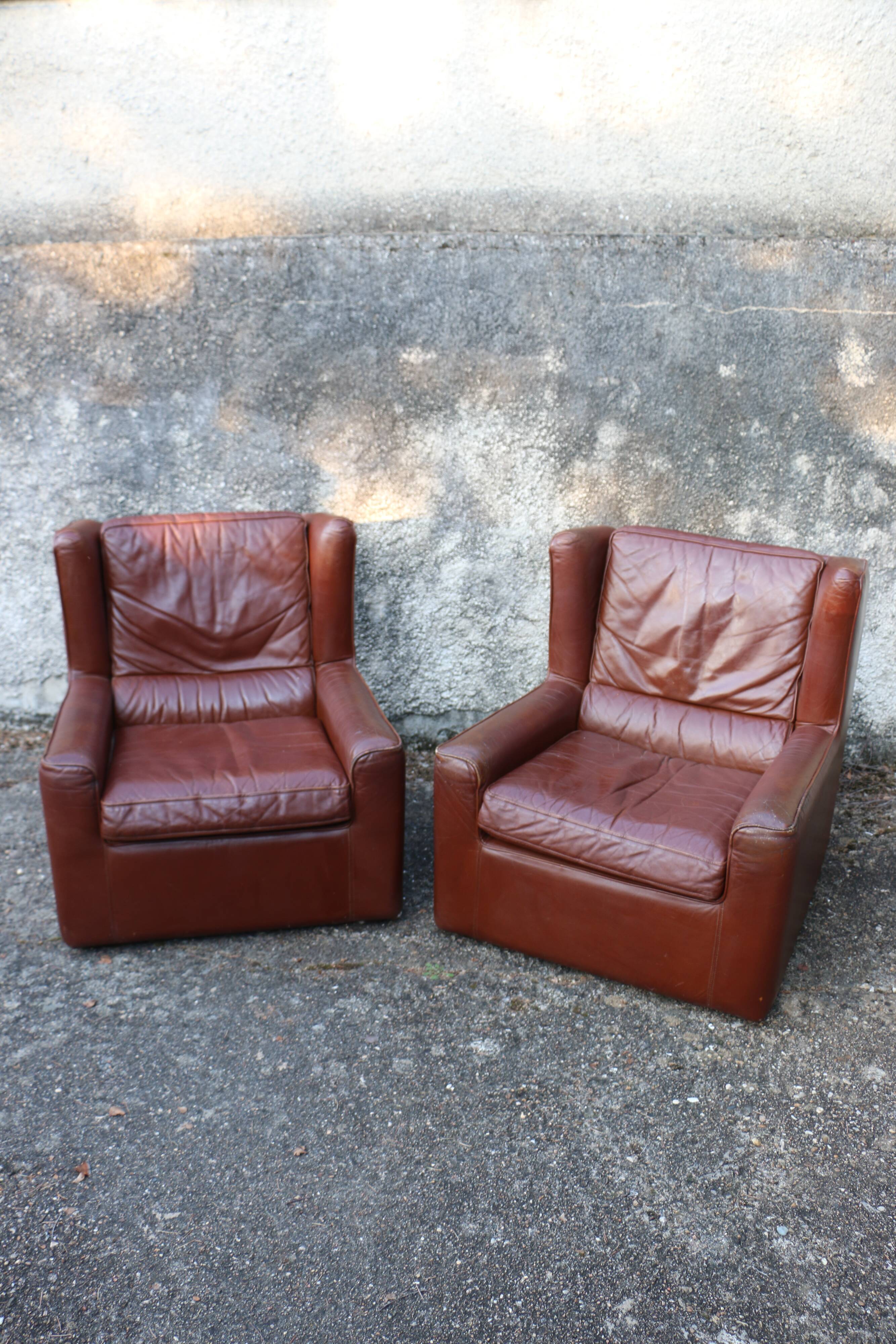 Pair of armchairs with very soft leather ears 80s