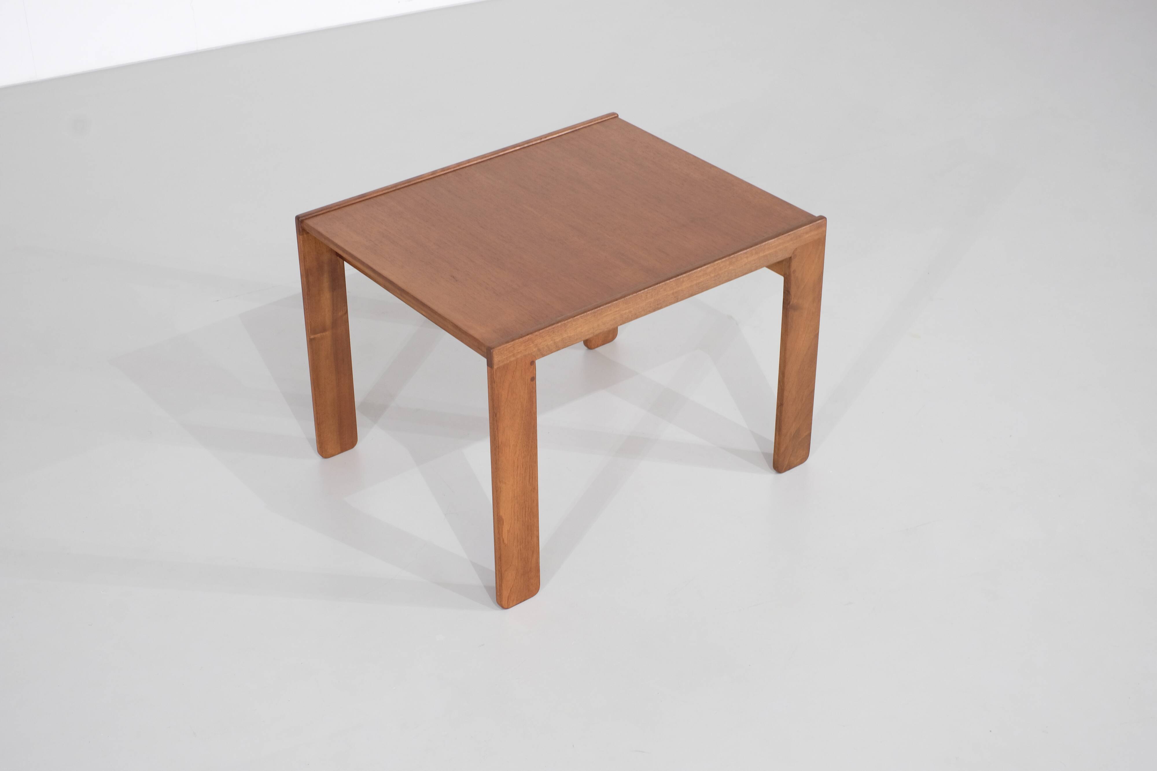 Coffee table model "777" Tobia & Afra Scarpa for Cassina, 1960s.