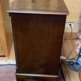 1950s English mahogany chest of drawers with one shelf