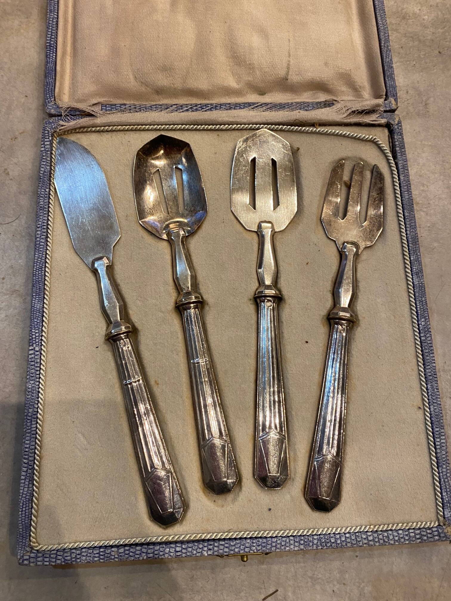 Silver dessert serving cutlery with minerva stamp original box