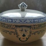 Lions head soup Colbert Creil and Montereau