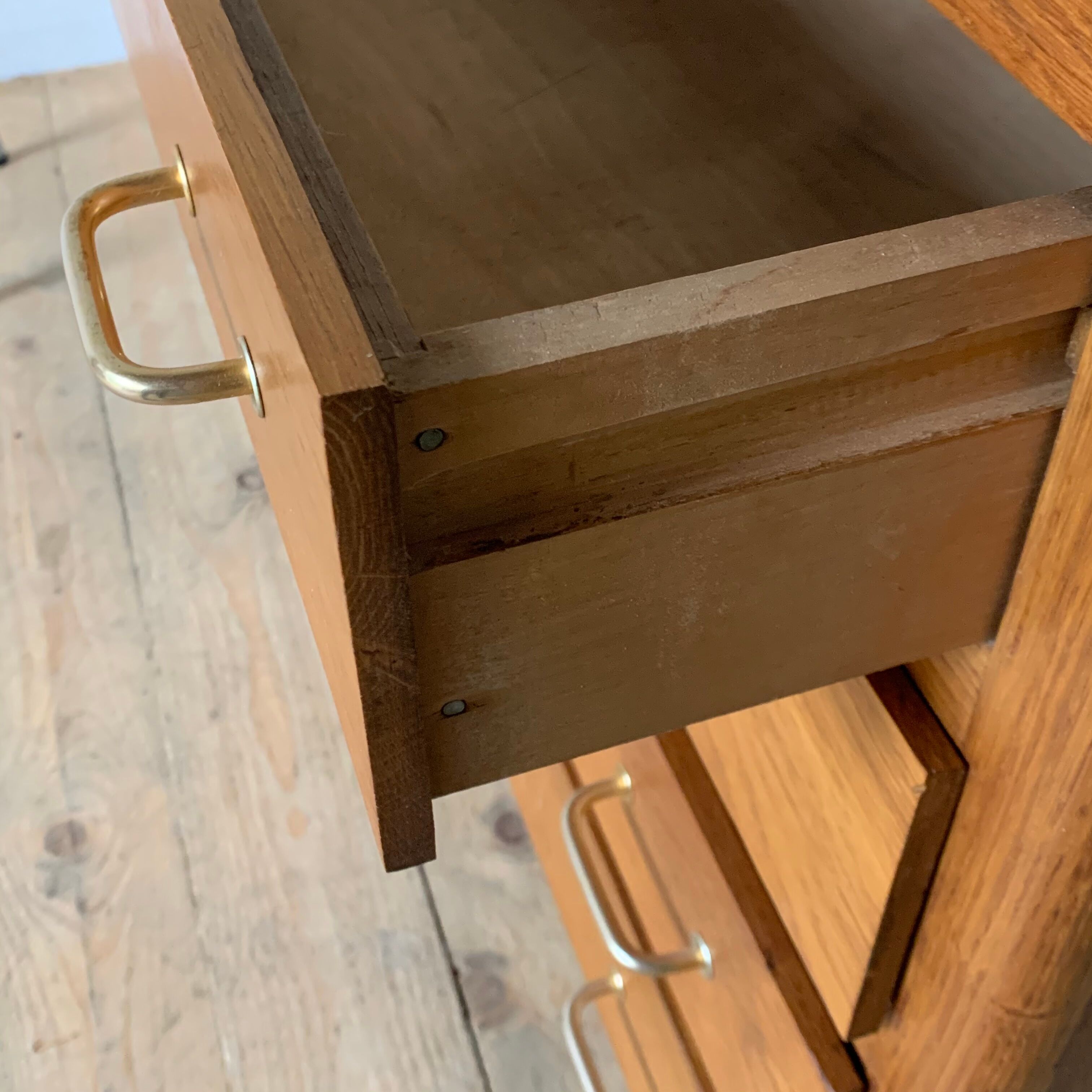 Vintage dresser in oak foot compass