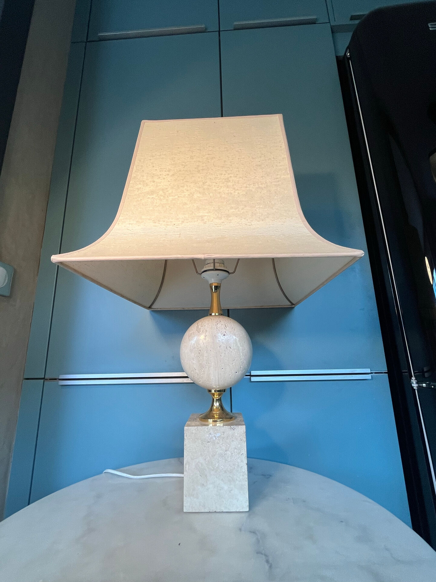 Lampe barbier en travertin 