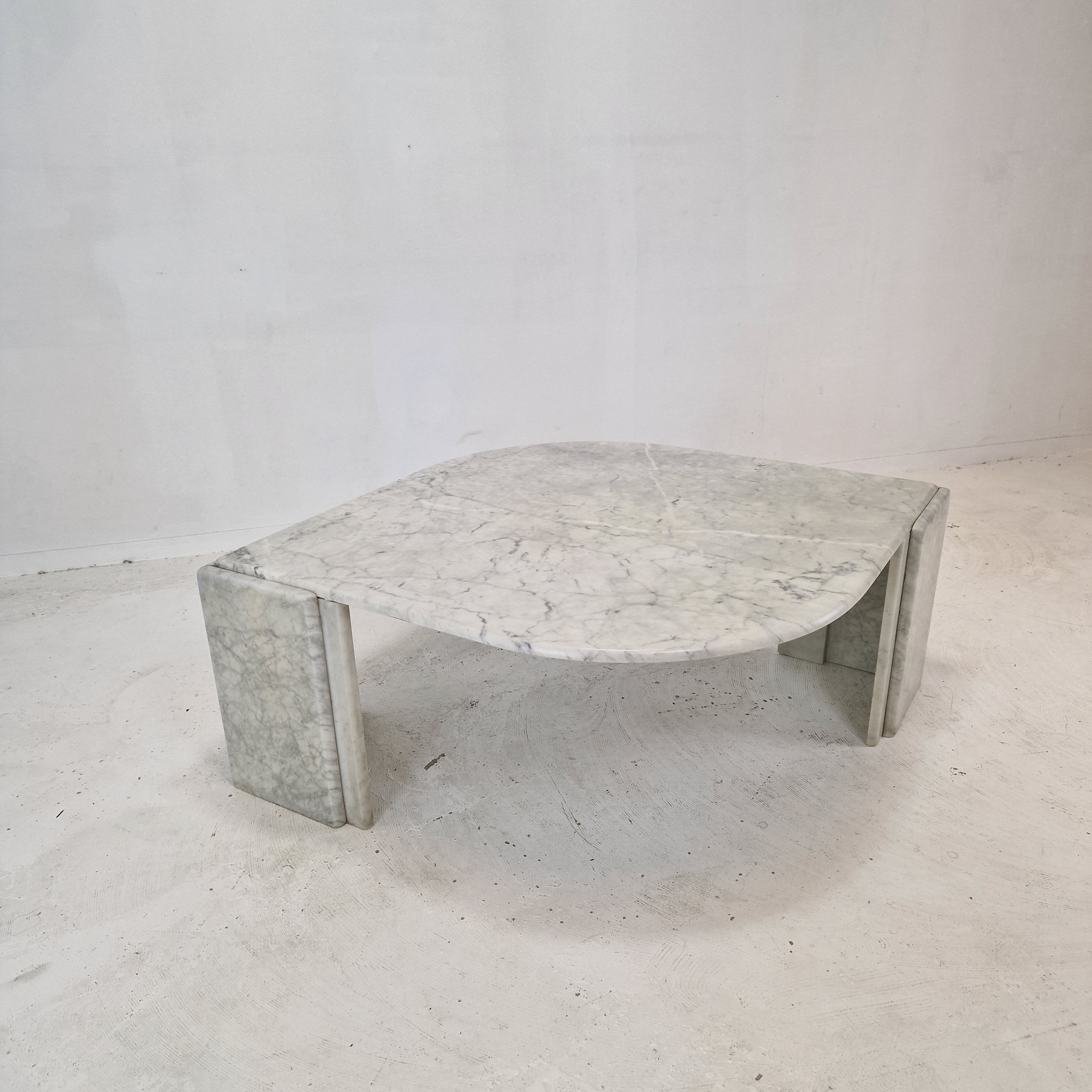 Italian Teardrop Shaped Marble Coffee Table, 1980s