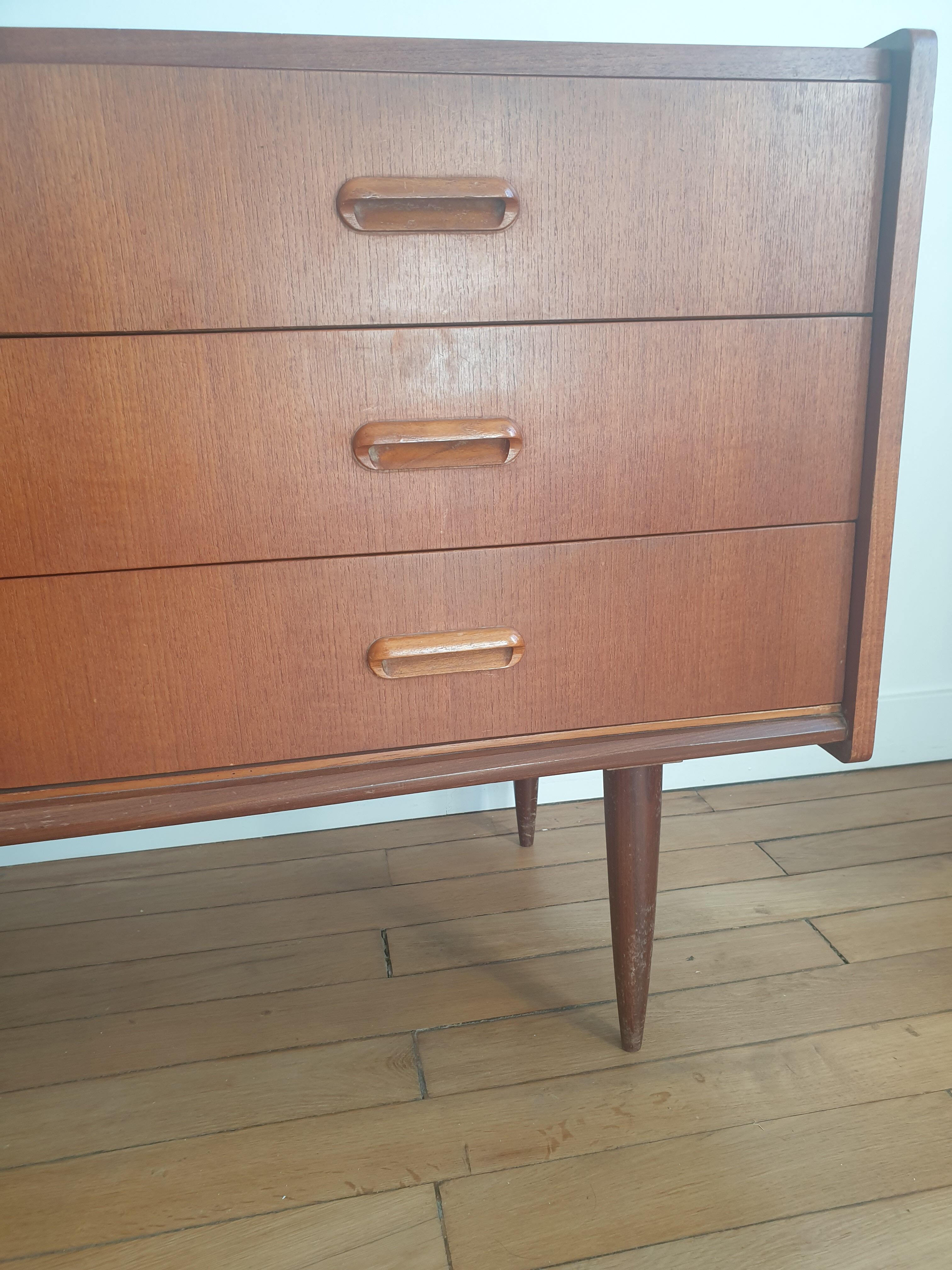 Vintage chest of drawers