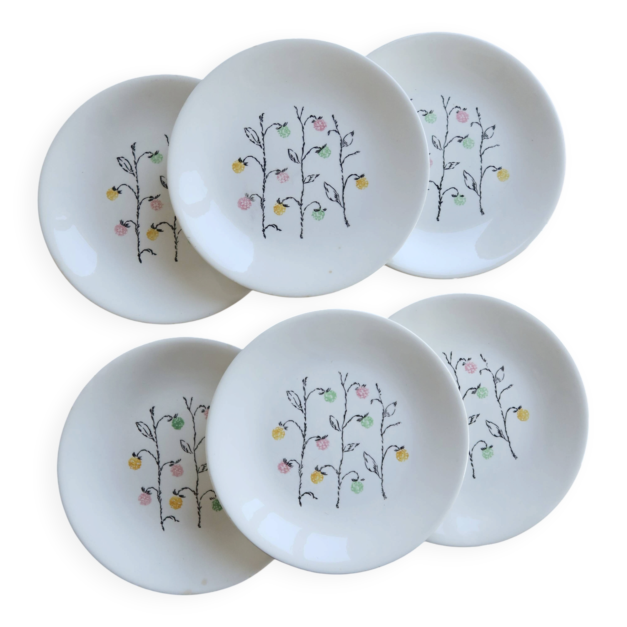 6 vintage flat plates from Gien, model Marie-Claire.