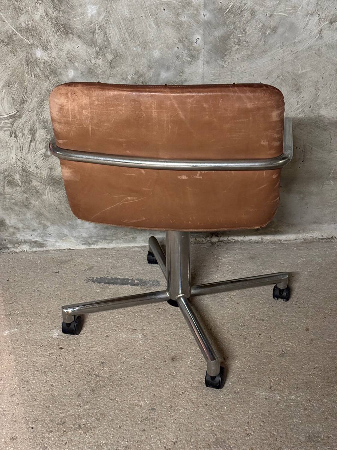 Storm leather office chair by Yves Christin for Airborne