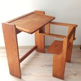 Foldable child desk