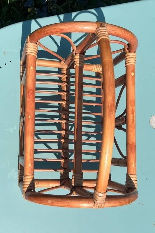 Vintage rattan magazine rack – Natural and retro elegance