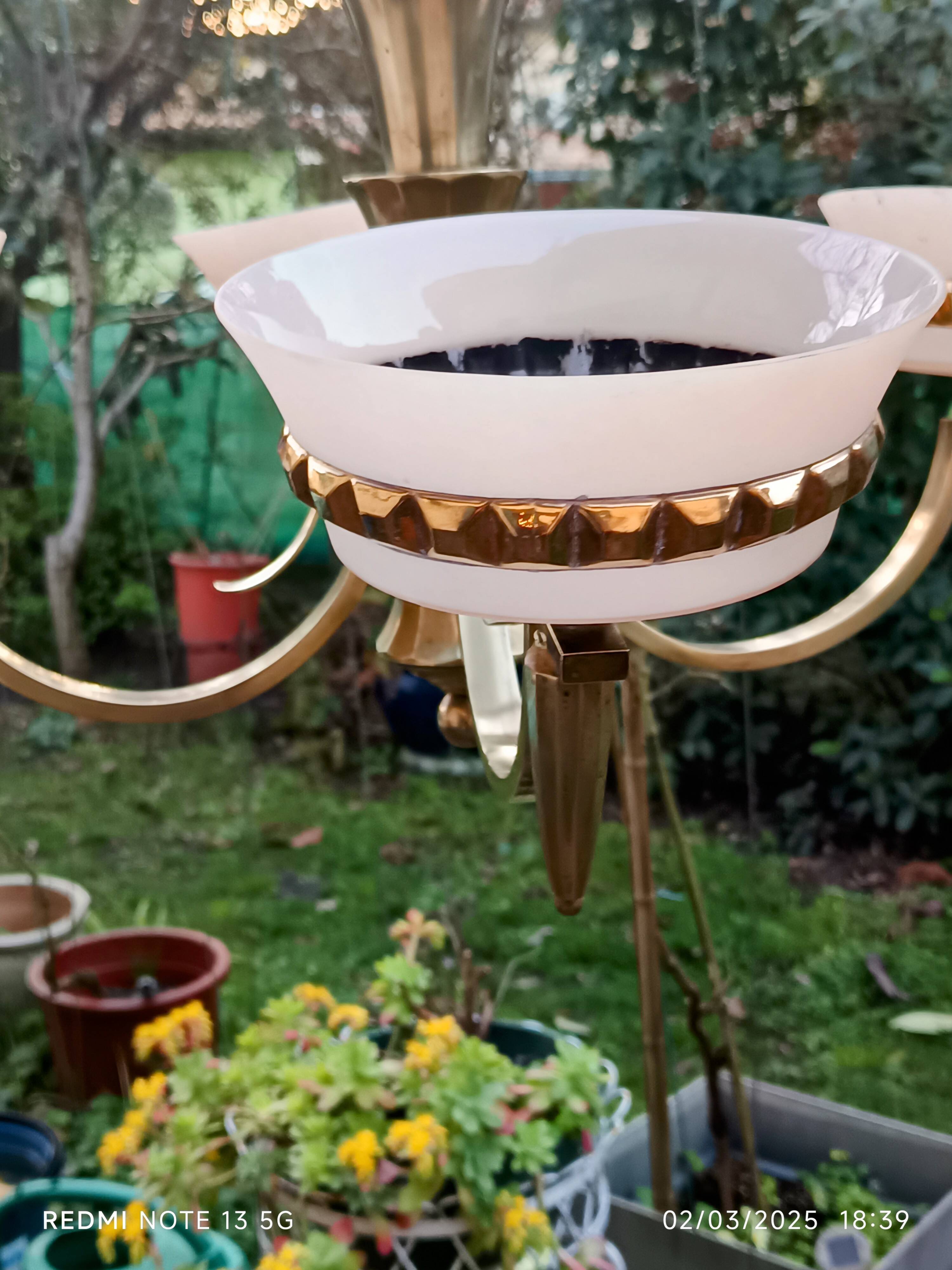 Art Deco chandelier with 4 lights in bronze and opaline.