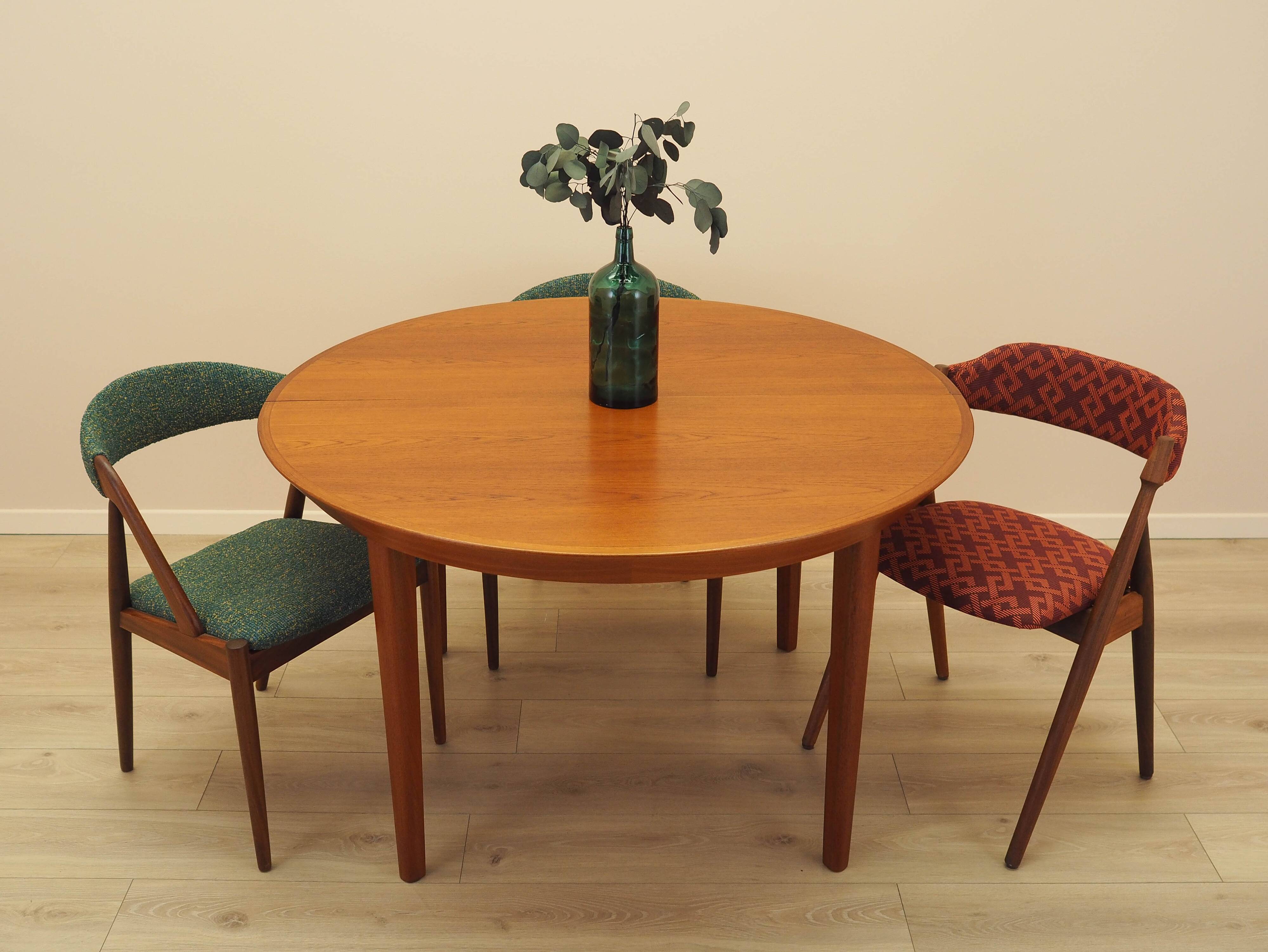 Round teak table, Danish design, 1960s, manufacturer: Gudme Møbelfabrik, de