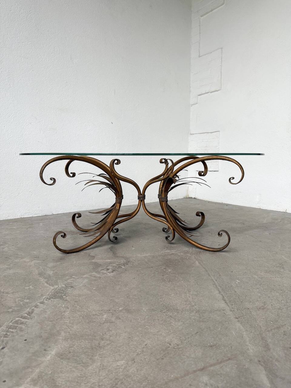 "ear" style coffee table