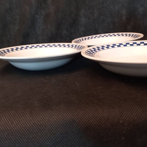 Trio d’assiettes creuses en Faïence ‘’Oxford – Brazil’’ Motif Damier bleu