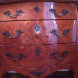 Commode galbée style louis xv