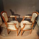 Paire de fauteuil tapissés style Louis XVI
