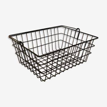 Metal storage basket with handle
