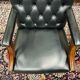 Chaise de bureau noire du président anglais