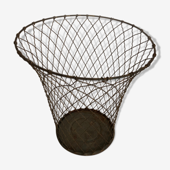 Wire paper basket, office accessory