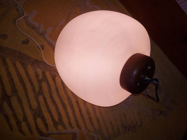 Suspension design 50, 60'S en opaline et teck de  Goffredo Reggiani .