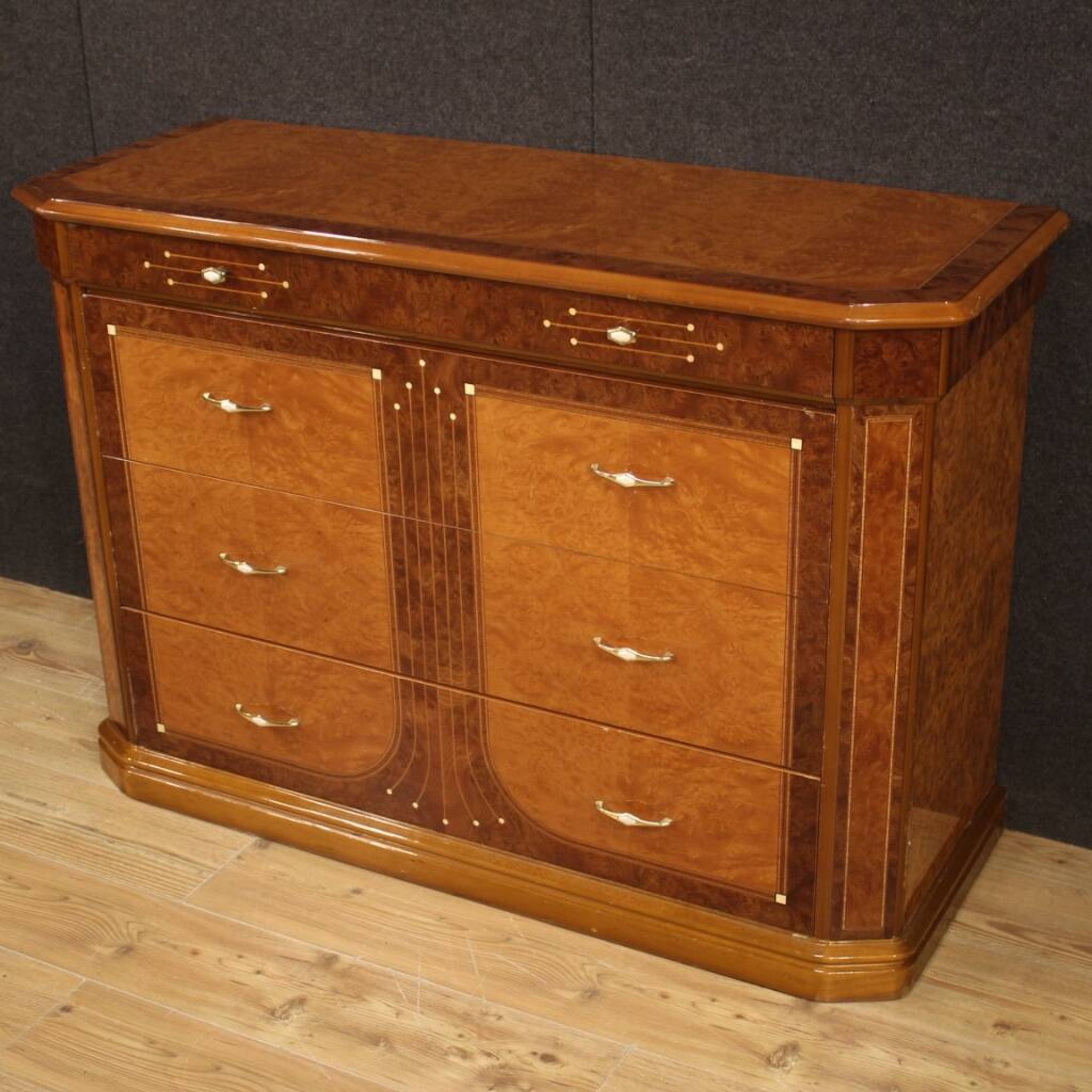 Italian commode in wood from 20th century