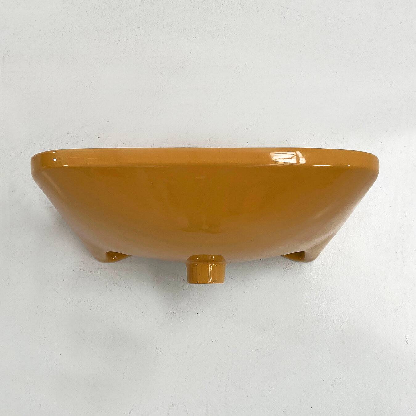 Pair of sinks, 1 mustard and 1 pink from Keramag Keravit, 1980.