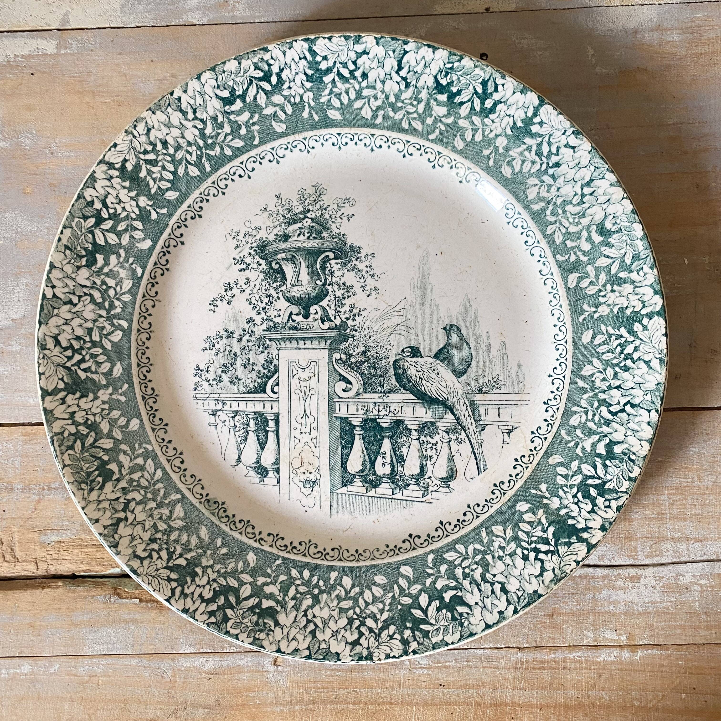Green ironstone plate from Creil and Montereau "Khiva"