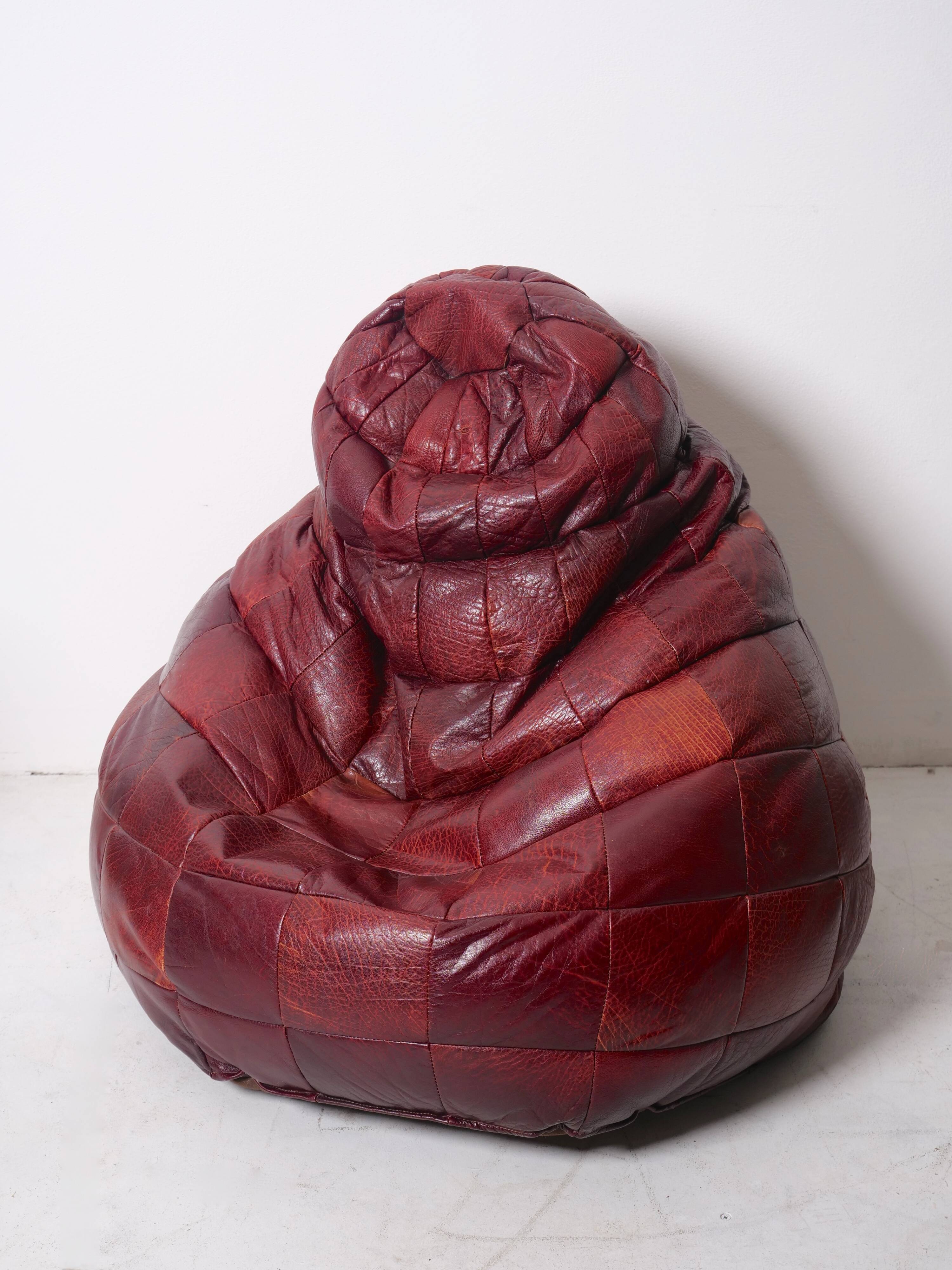 Pouf patchwork of red leather vintage burgundy 1970