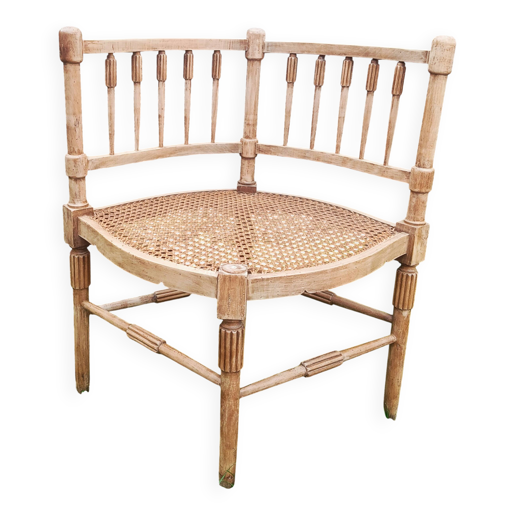 Corner chair in beech, caned seat from the early 20th century.