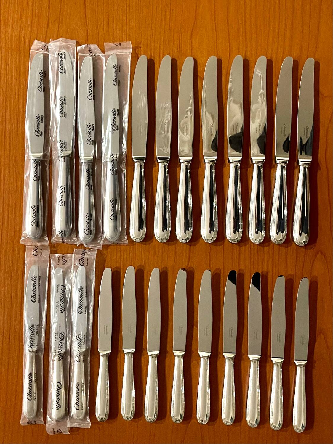 Christofle pearls, 24 knives excellent condition with box