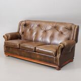 Art Forma “Pegasus” — English Leather Sofa — Timeless Club-Style Presence —