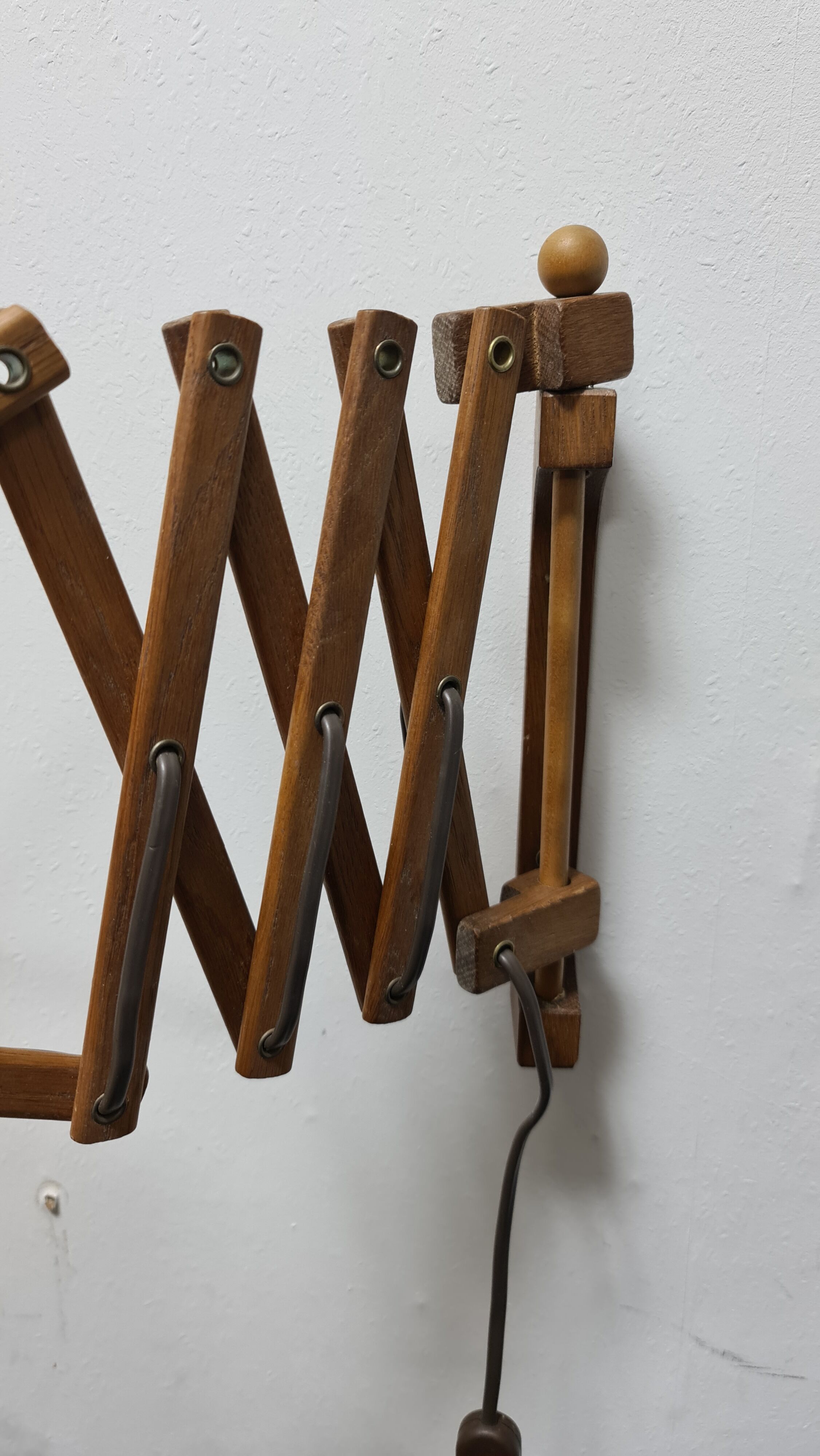 Vintage scissor lamp