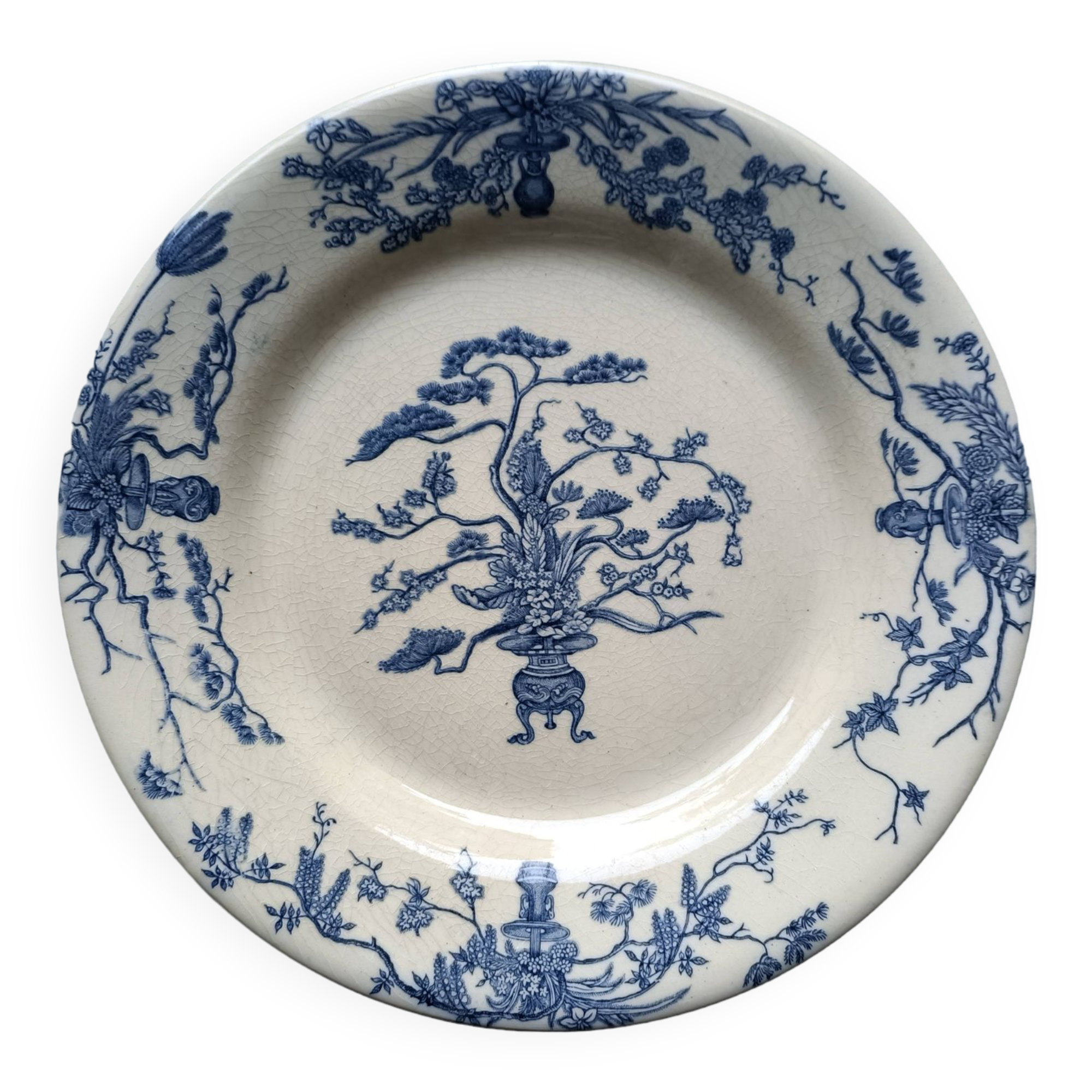 Assiette XIX° en Gien à motifs végétaux asiatiques