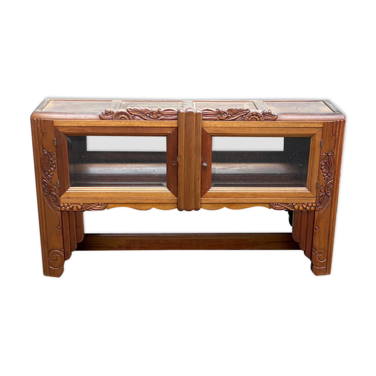 Art Deco sideboard top, low display cabinet in solid walnut and mirror, 1940.